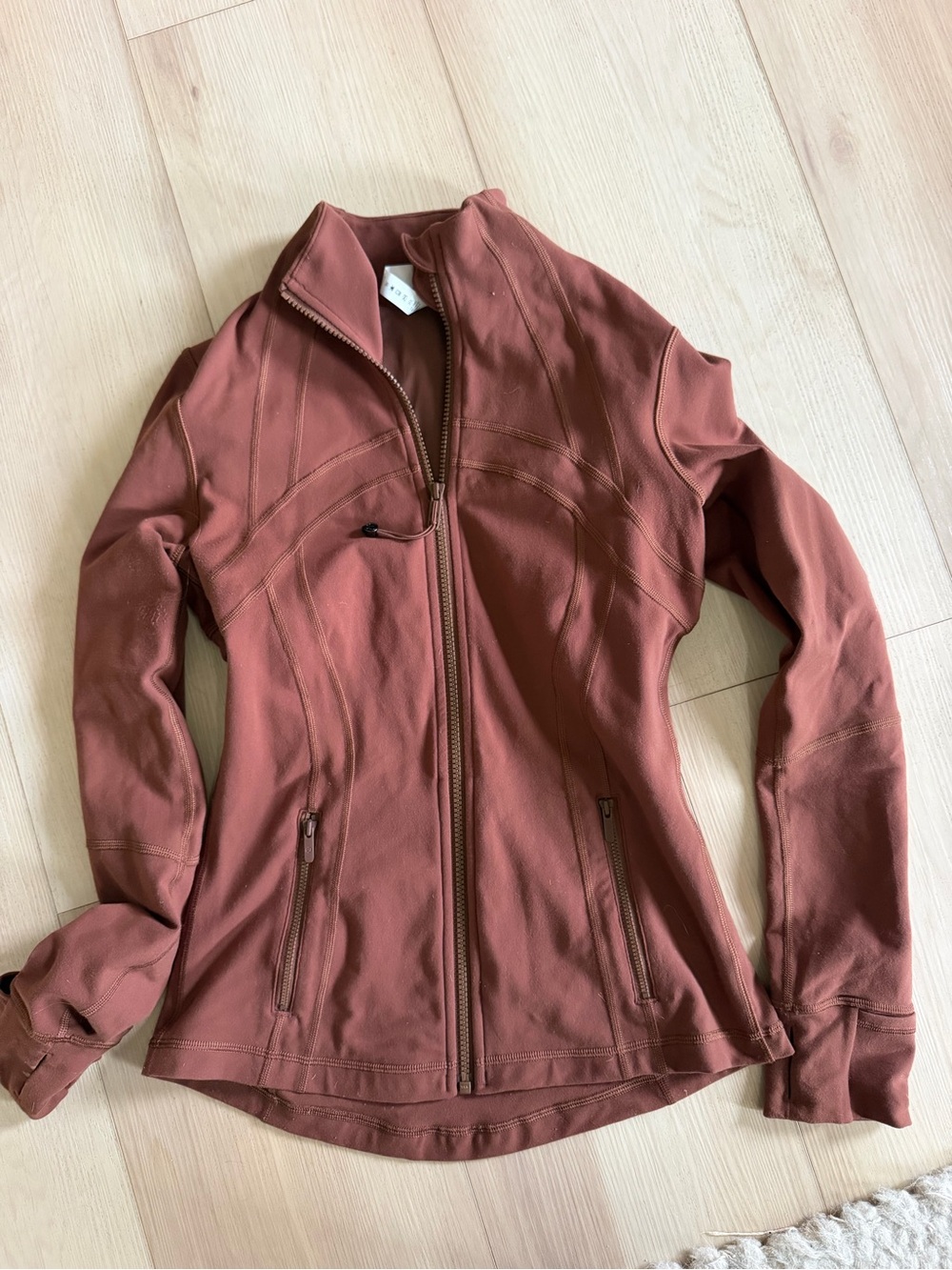 Lululemon define jacket size 6